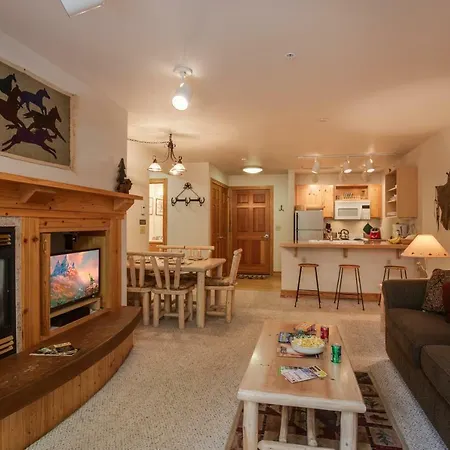 Teton Serenity: Pet-Friendly Condo with Hot Tub Near Grand Targhee